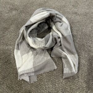 Old Navy Gray and White Scarf